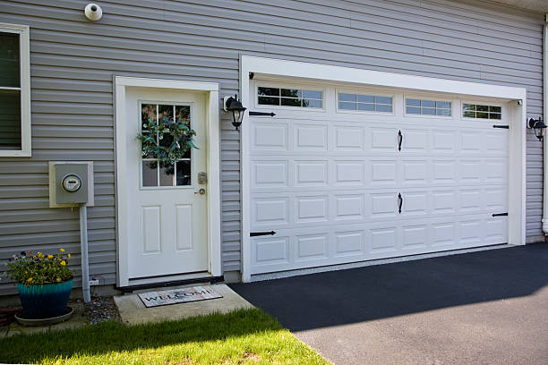 24/7 Emergency Garage Door Panel Replacement experts in Rio Vista, TX